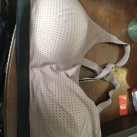 Victoria Secret sports bra - Picture 1 of 3